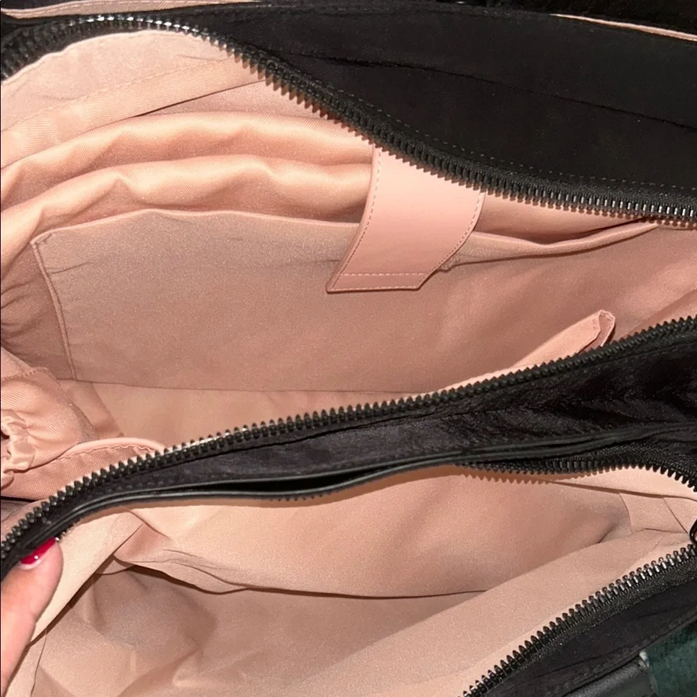 Poppy & Peonies Black Daily Tote Bag 🖤 - Picture 5 of 7